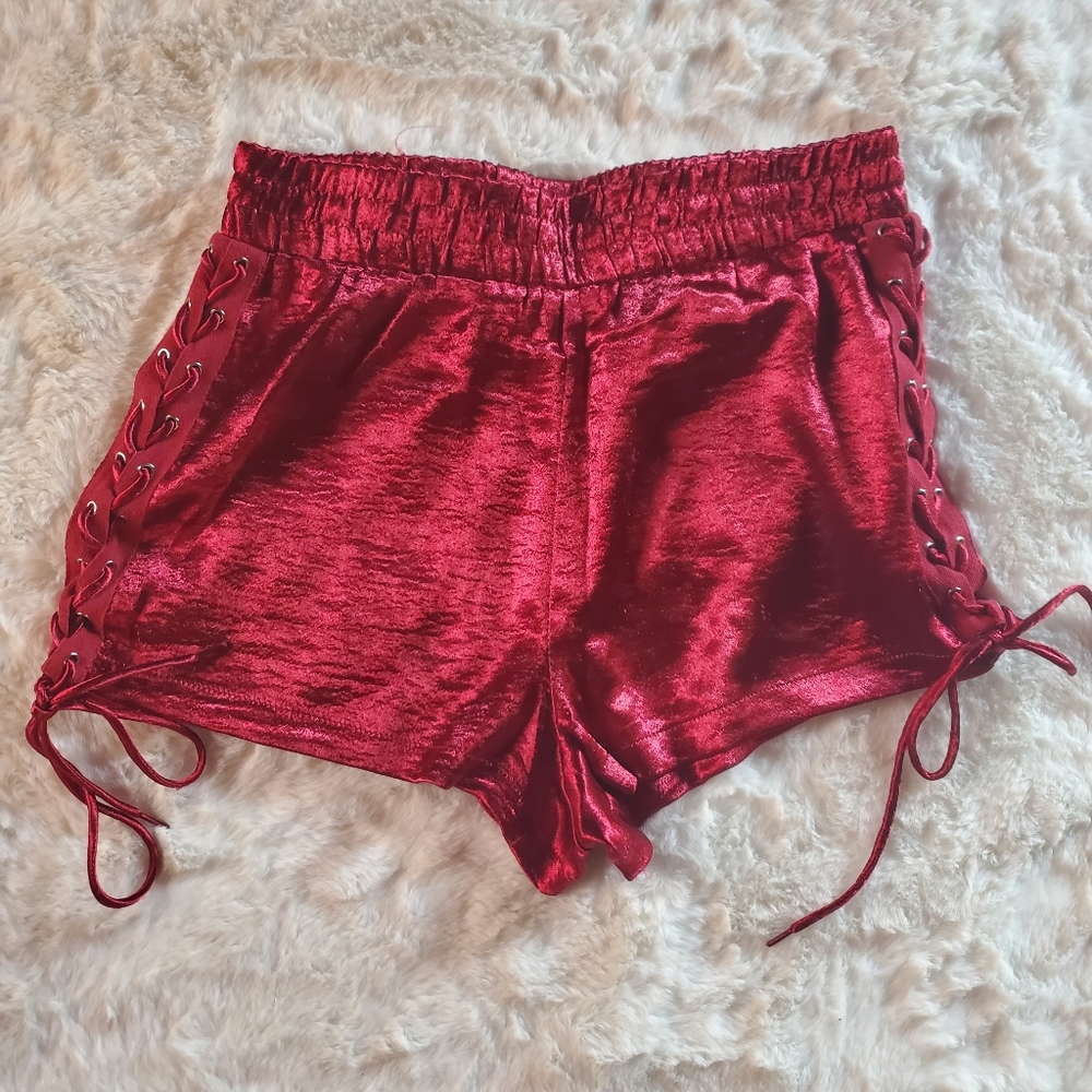 Lace side shorts